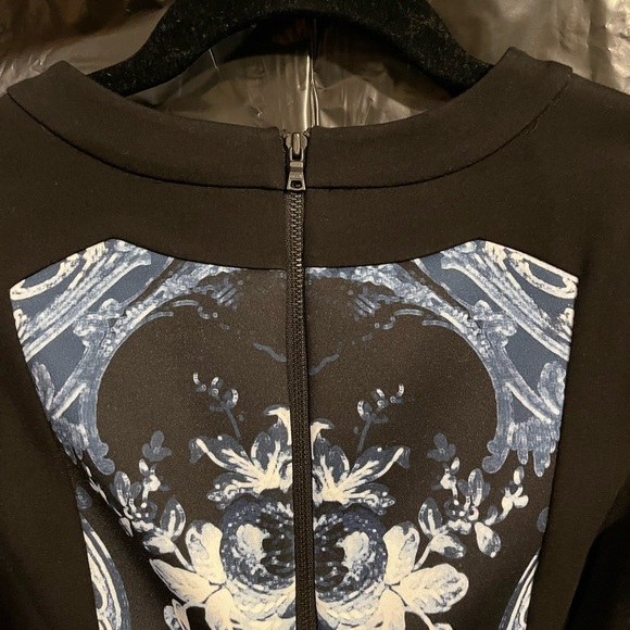 Black dress with blue print - Picture 3 of 5